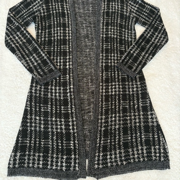 C Apparel Plaid Open-Front Longline Cardigan Sweater - Size Medium - Picture 2 of 12